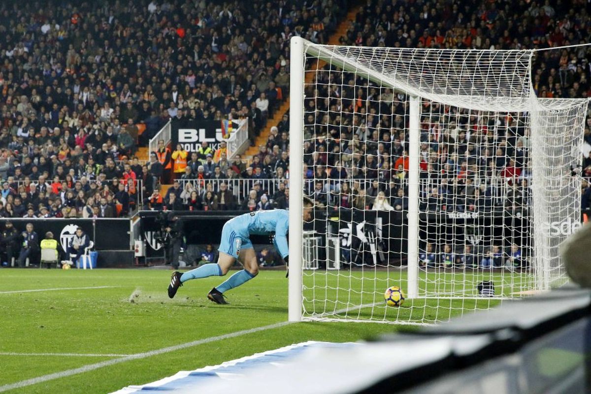 داور، امتیازهای بارسا را نصف کرد!