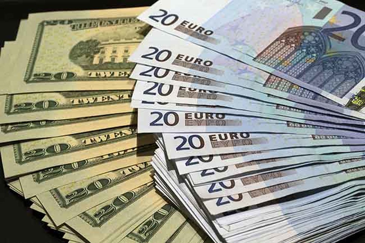 دلار دوباره گران شد/یورو مرز ۶ هزار تومان را رد کرد