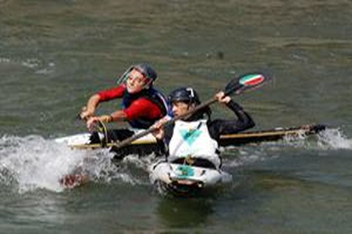 تیم ملی  کانوپولو در دریاچه آزادی اردو می زند