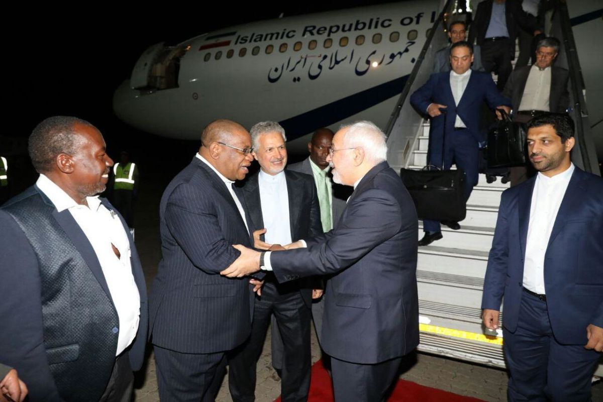 ظریف وارد ویندهوک شد