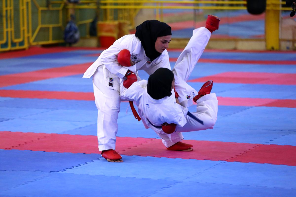 اعزام تیم کاراته بانوان بهبهان به مسابقات کشوری