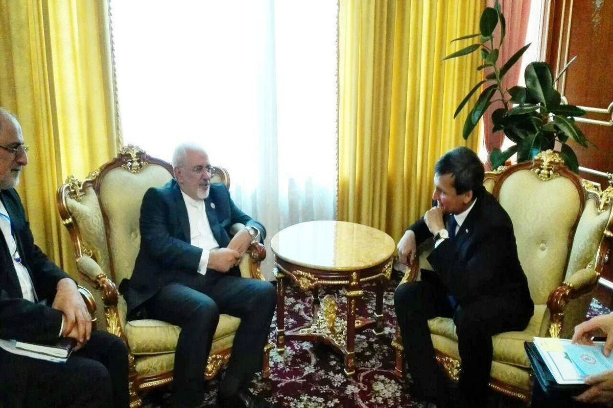 ظریف با همتای تاجیکستانی خود دیدار و گفتگو کرد