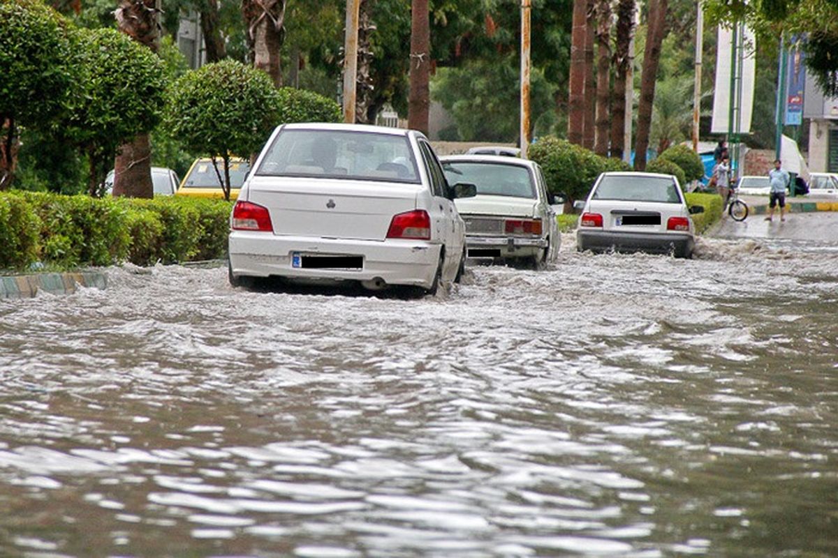 خدمات رسانی هلال احمر خراسان‌جنوبی به ۱۷۰ نفر گرفتار در سیلاب
