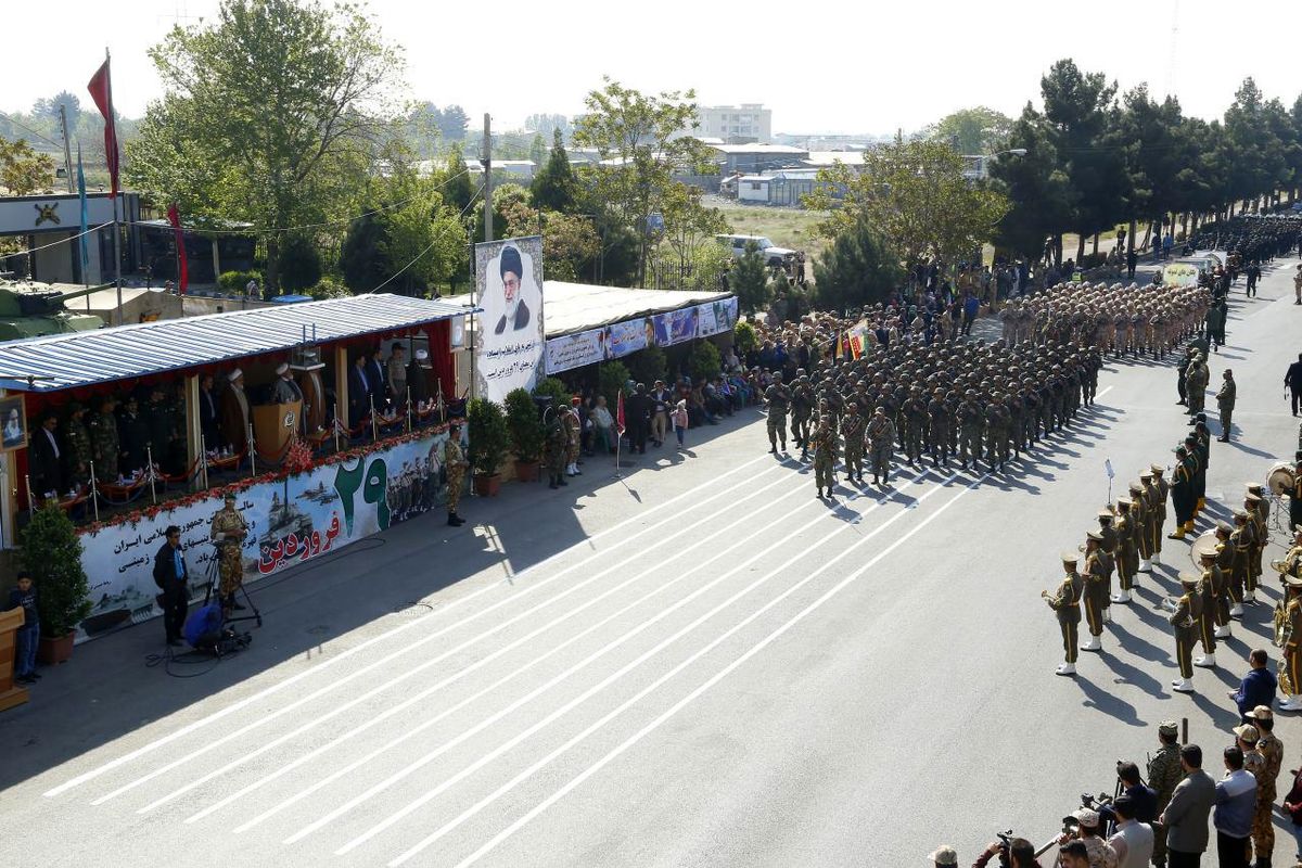 رژه نیروهای مسلح در قزوین برگزار شد