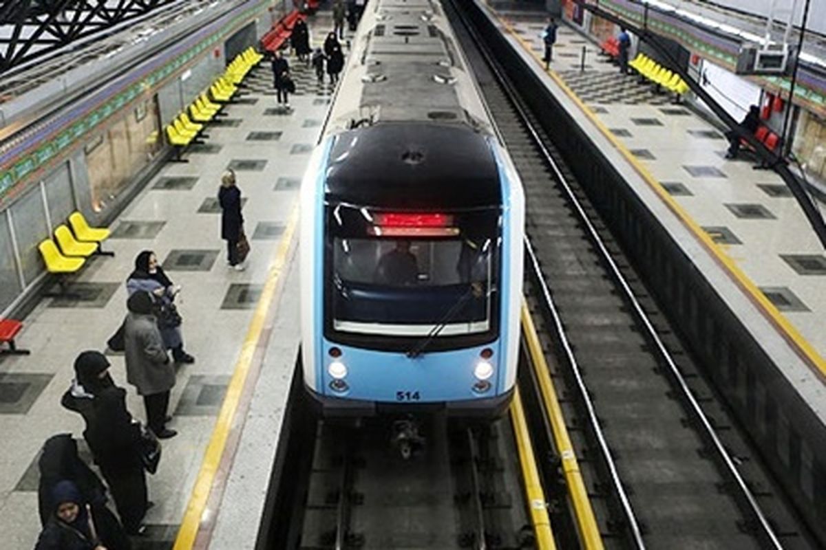 ۳۷۶ واگن ساخت اراک بر روی ریل متروی تهران میرود