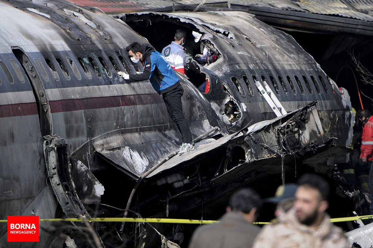 پیکر شهدای حادثه هواپیمای ۷۰۷ تشییع شد
