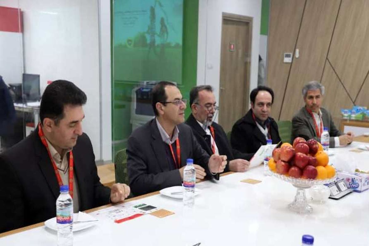 بازدید رییس دانشگاه علوم پزشکی قزوین از شرکت 
