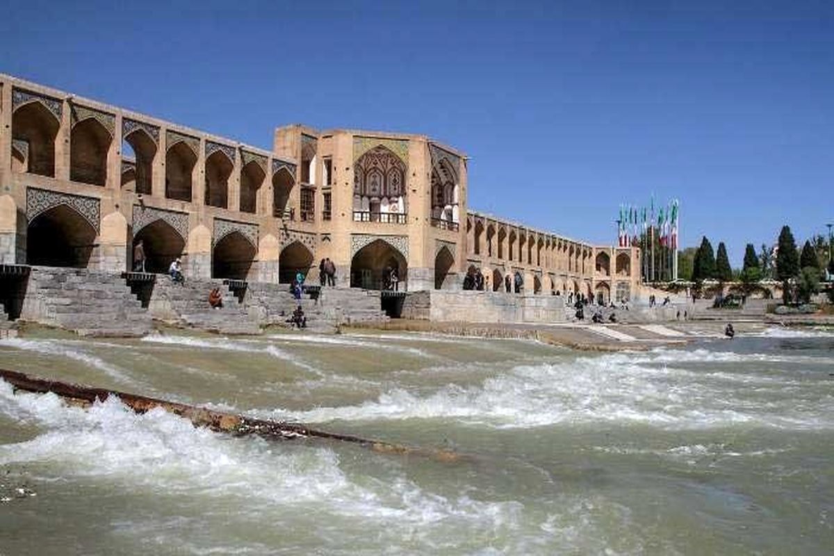 باز شدن زاینده رود نشاط اجتماعی را در اصفهان افزایش داد