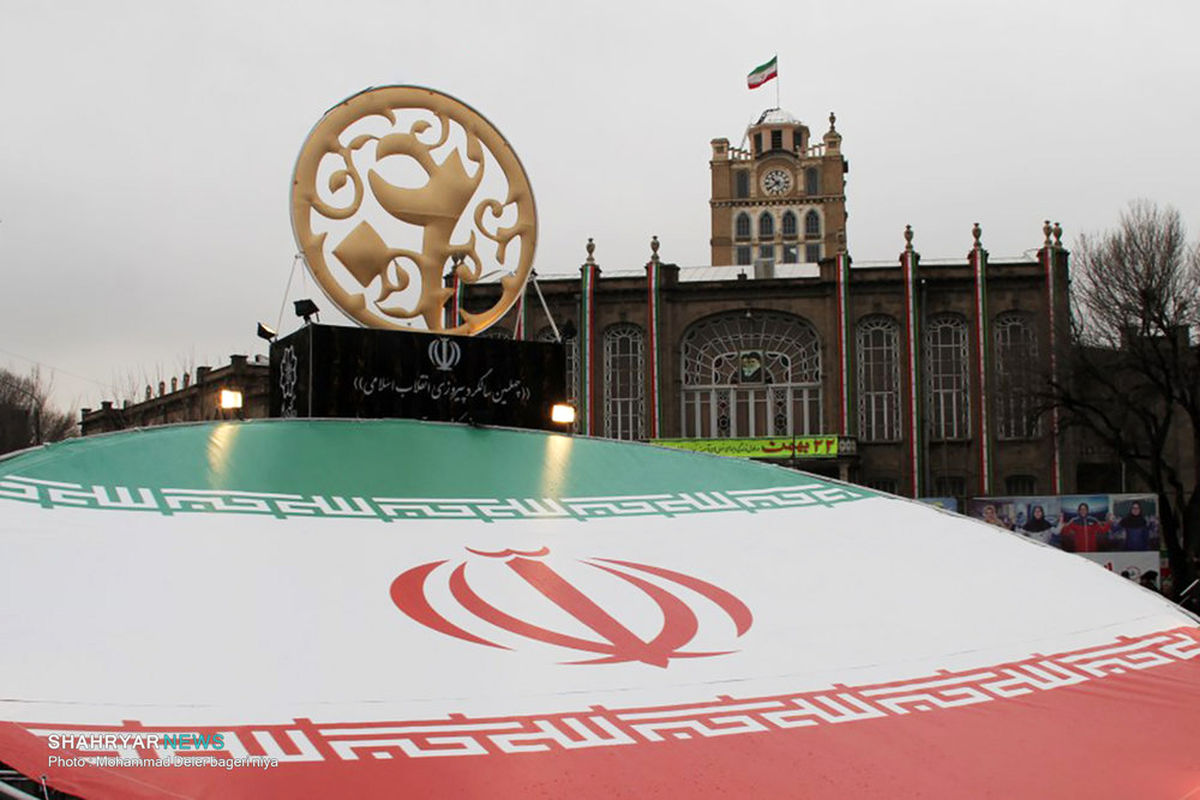 نصب المان چهلمین سالگرد پیروزی انقلاب اسلامی در تبریز