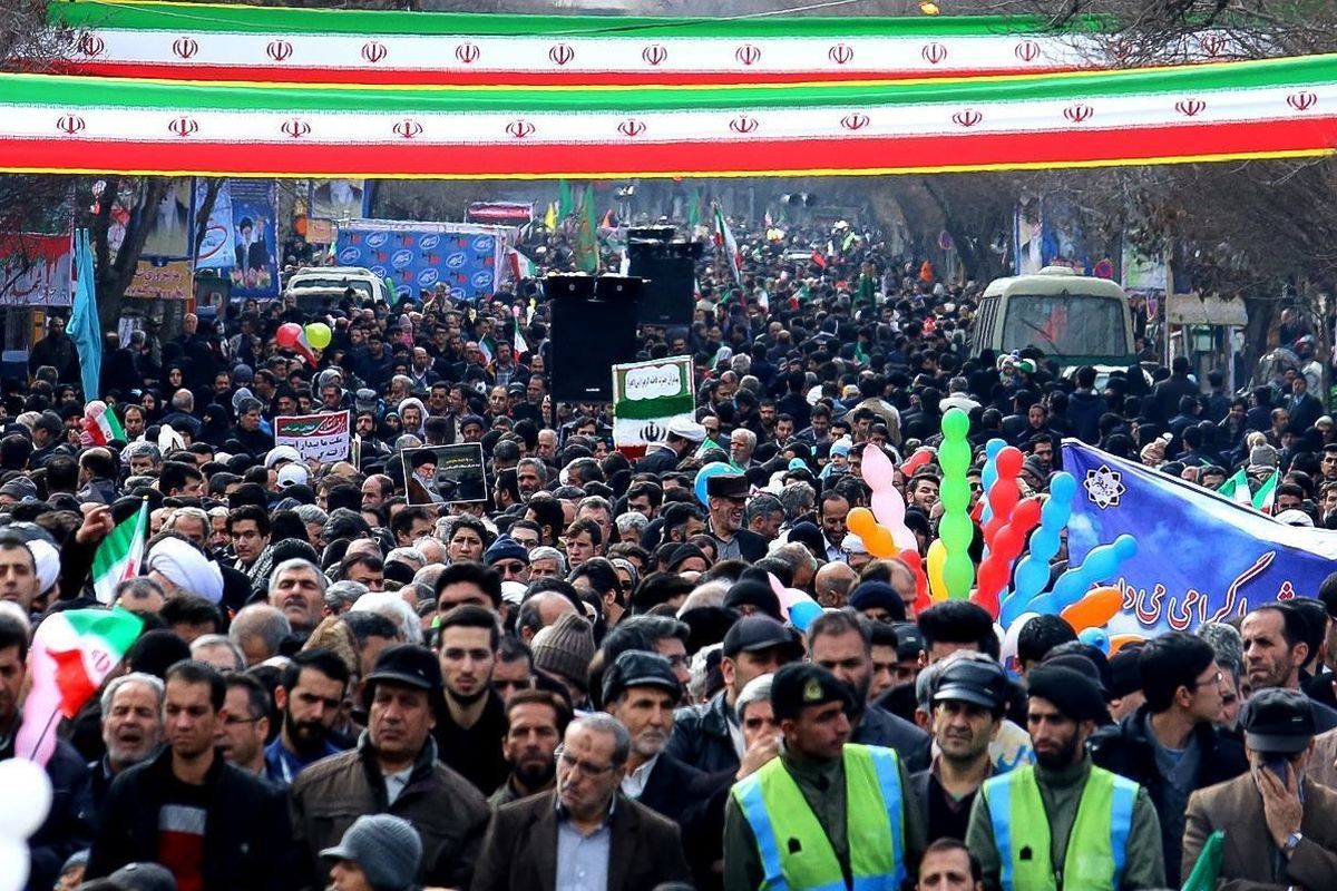 حضور پر شور مردم آذربایجان شرقی در راهپیمایی ۲۲ بهمن