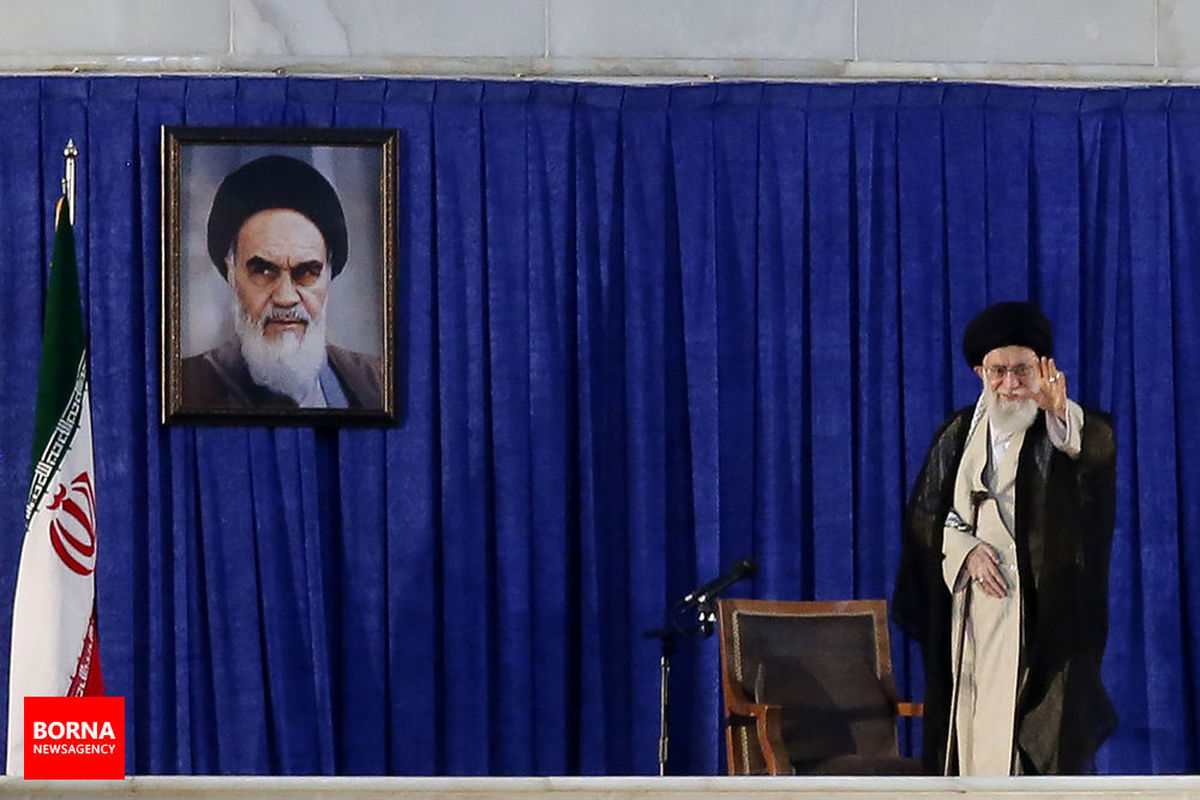 جوانان باید پیش‌گام در شکستن محاصره‌ تبلیغاتی دشمن باشند/ جوانان، ترس و نومیدی را از خود و دیگران برانند