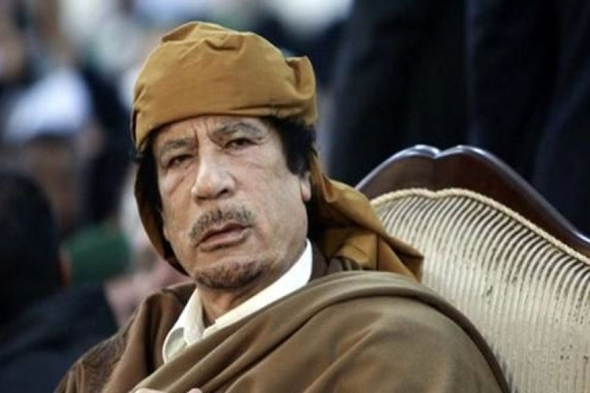 فاش شدن جزئیاتی از لو رفتن محل اختفای «معمر القذافی» و مرگ وی