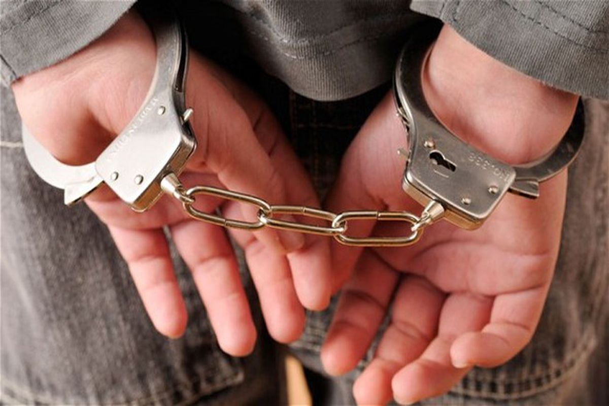 سرکرده باند سارقان مسلح خودرو در کهنوج دستگیر شد