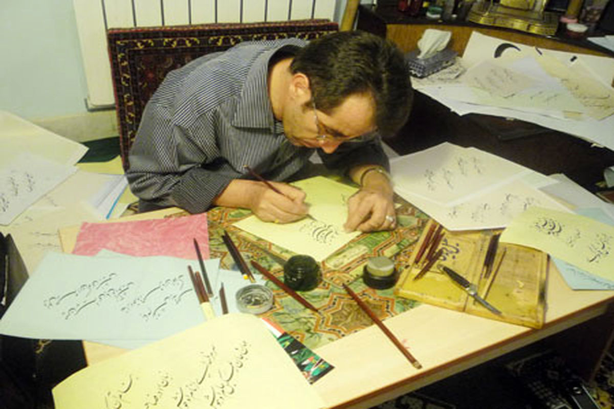 حضور هنرمند خوش نویس آذری در برنامه «مهتاب» کانال آذری شبکه سحر