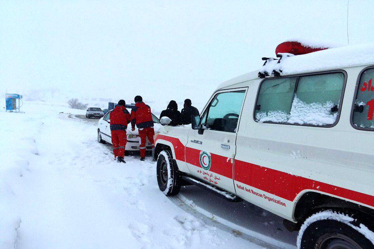 امدادرسانی به ۲۵۶ حادثه دیده در برف و کولاک آذربایجان غربی در ۲۴ ساعت گذشته