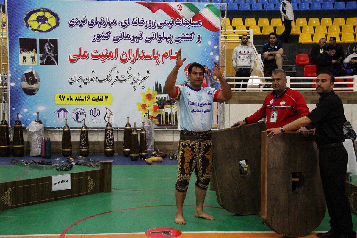 جام پاسداران ورزش پهلوانی و زورخانه‌ای در شیراز برگزار شد