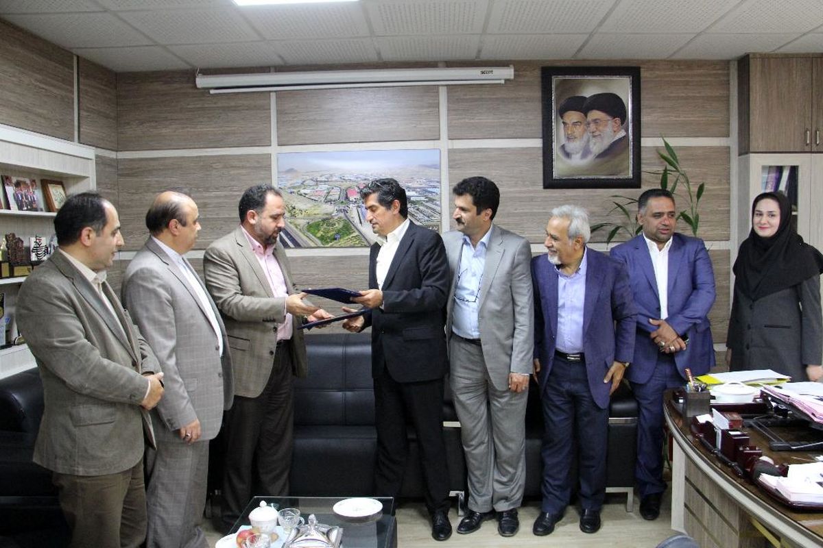 انعقاد تفاهمنامه همکاری شرکت شهرکهای صنعتی با اتحادیه صادرکنندگان قزوین
