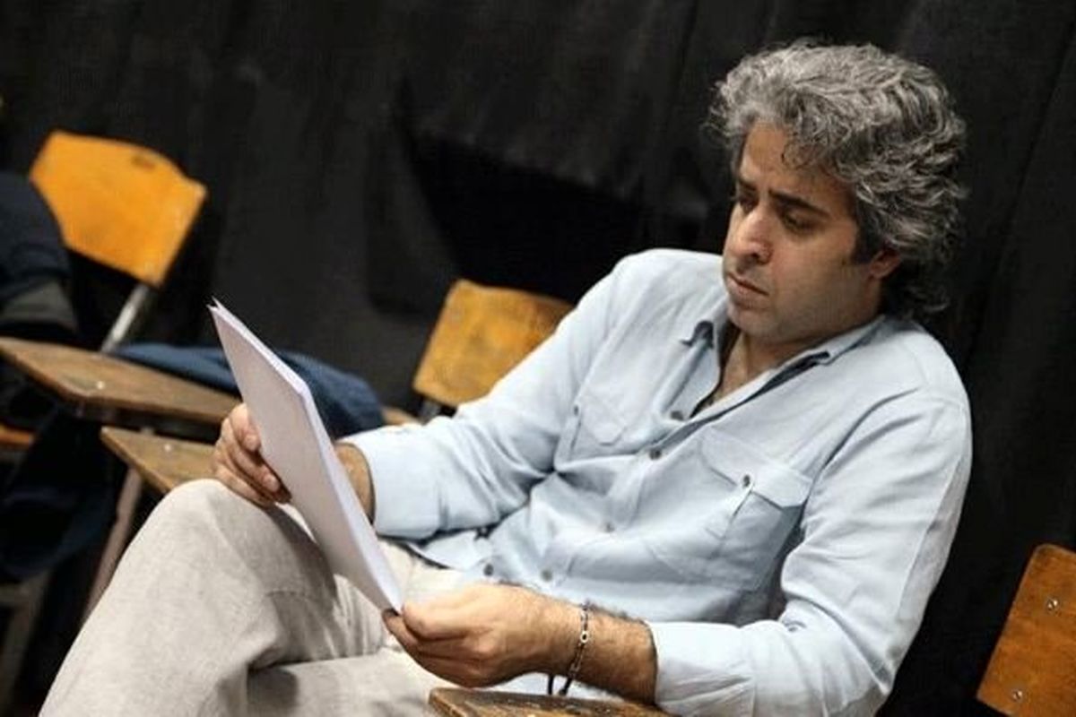 رونمایی از ۵ نمایشنامه ایوب آقاخانى در نمایشگاه کتاب تهران