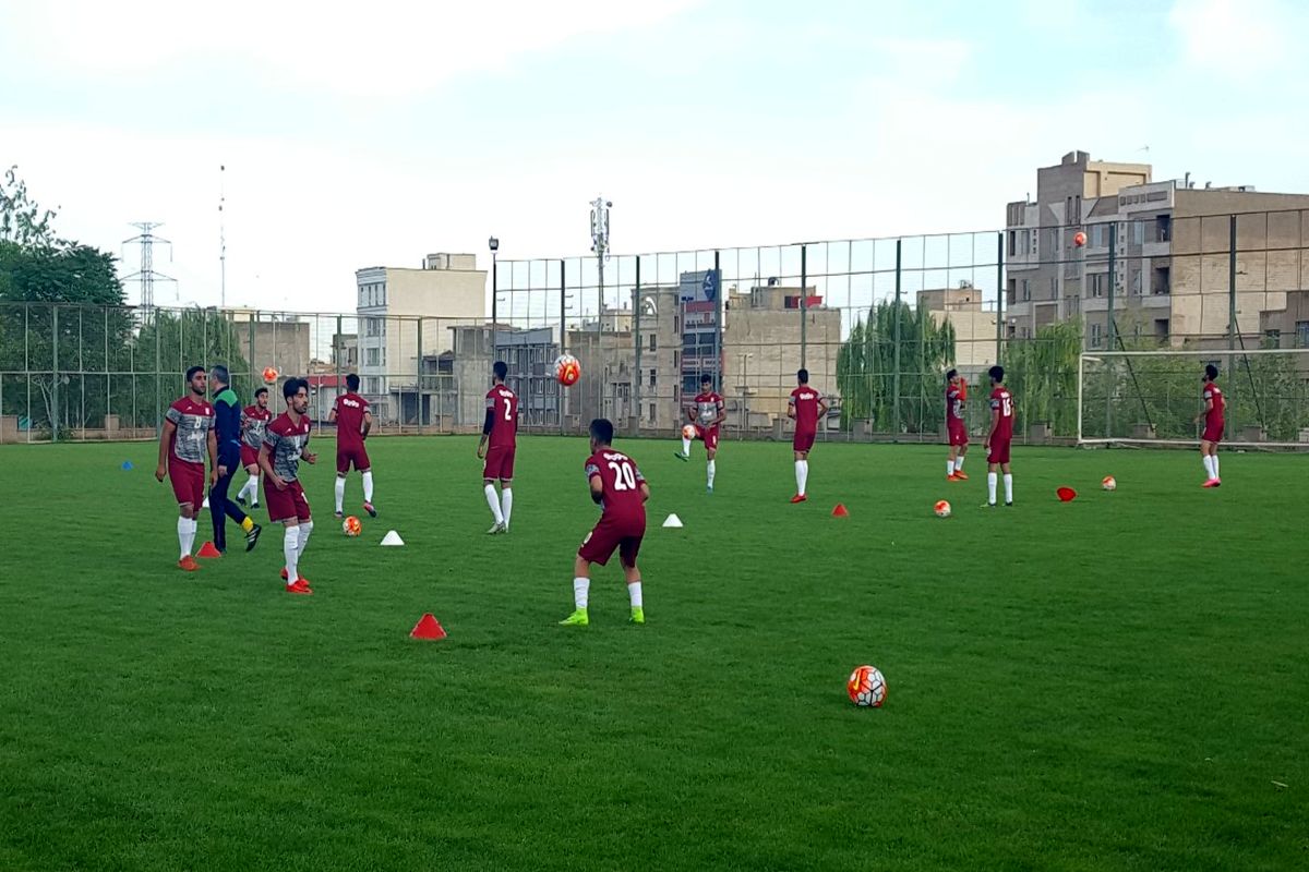 برگزاری نخستین تمرین تیم ملی فوتبال امید زیر نظر کرانچار