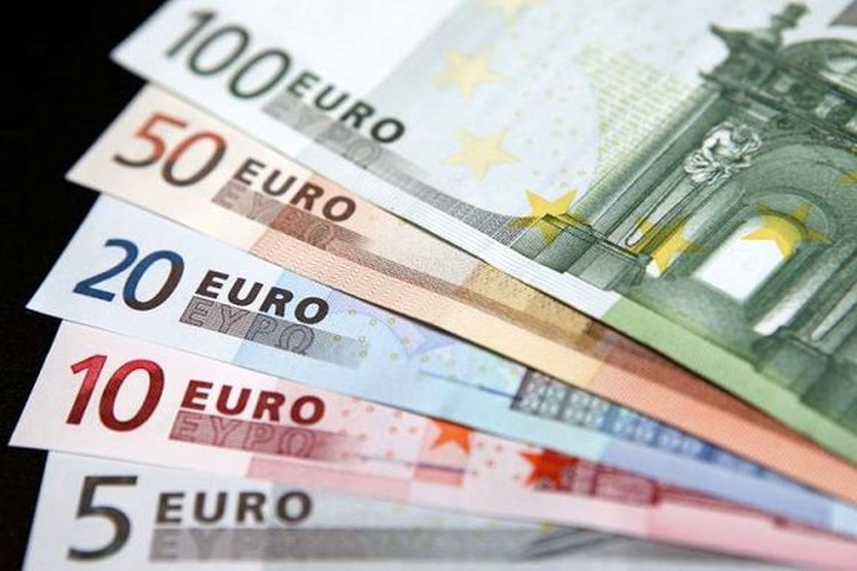 سقوط ۲۸ ارز بانکی/ کاهش نرخ یورو و پوند انگلیس