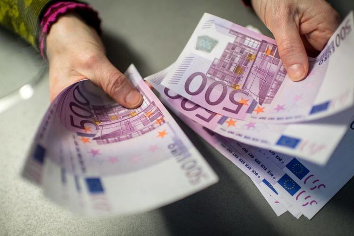 عقب‌نشینی یورو به زیر ۵ هزار تومان/ کاهش نرخ ۲۴ ارز بانکی