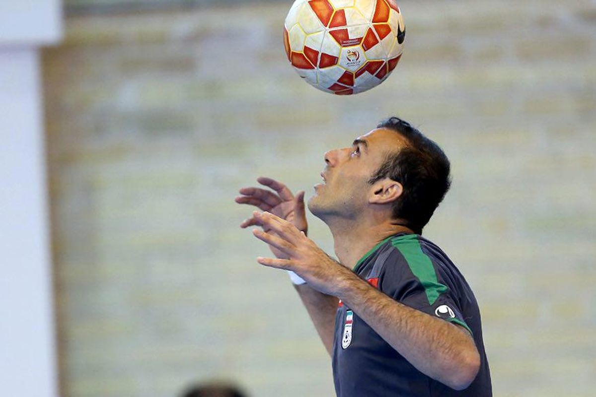 حسینی: با فوتبال بین‌المللی فاصله داریم/ باید از تجربه کی‌روش استفاده کنیم