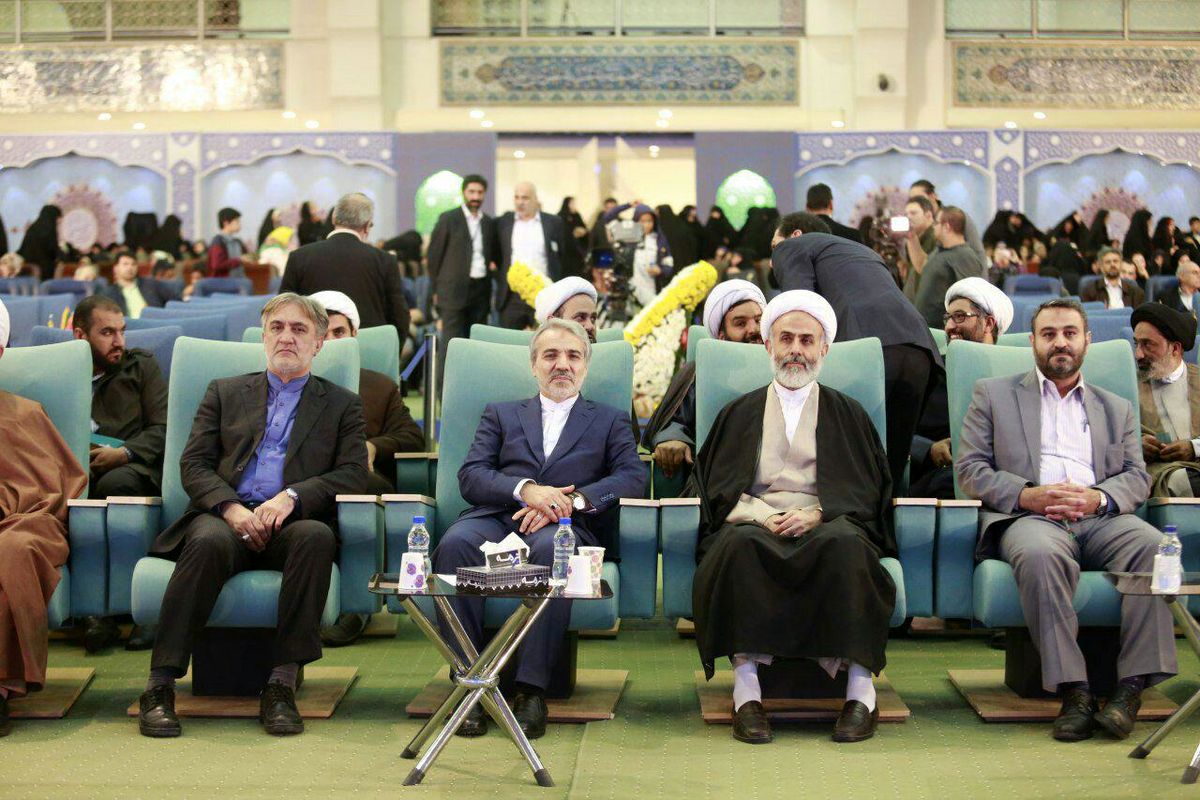 بازدید رئیس مرکز فناوری اطلاعات و رسانه های دیجیتال از غرفه راسخون دربخش نمایشگاهی سی و پنجمین دوره مسابقات بین المللی قرآن کریم