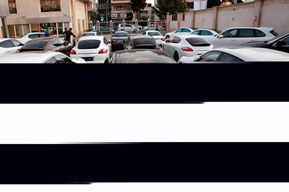 توقیف ۵ دستگاه خودروی خارجی میلیاردی در بندرعباس