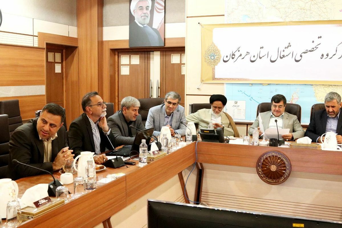 دهها طرح بزرگ تولیدی و صنعتی در استان نیمه کاره مانده است