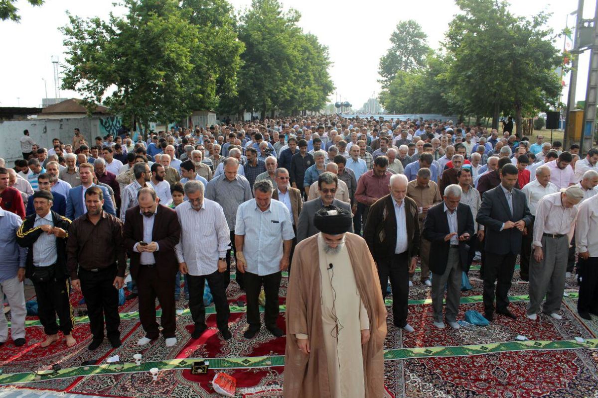 نماز عید سعید فطر در بندرانزلی