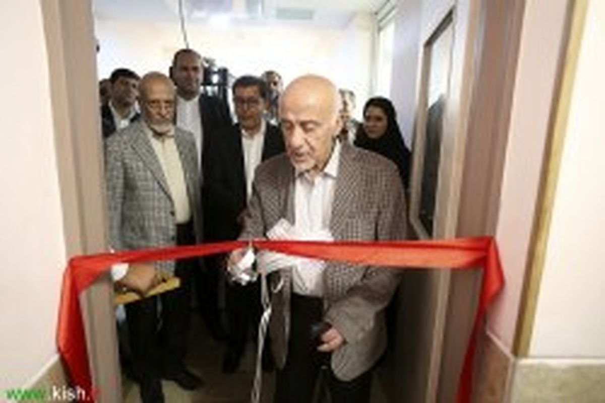 افتتاح آزمایشگاه هنرستان مبین خلیج فارس با حضور مدیرعامل سازمان منطقه آزاد کیش