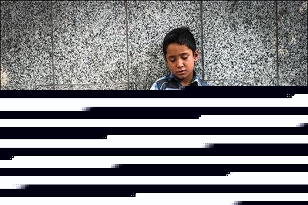 علی مطهری همراه با "کودکان کار" بر سر سفره افطار