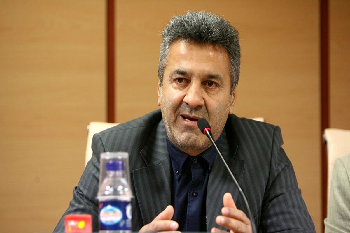 وزیر ورزش و جوانان حکم رئیس فدراسیون شمشیربازی را صادر کرد