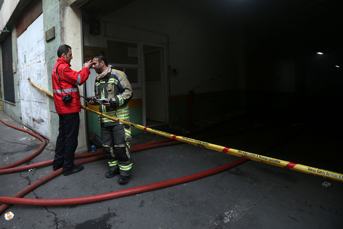 آخرین خبرها از آتش‌سوزی گسترده‌ در کارخانه مواد شیمیایی