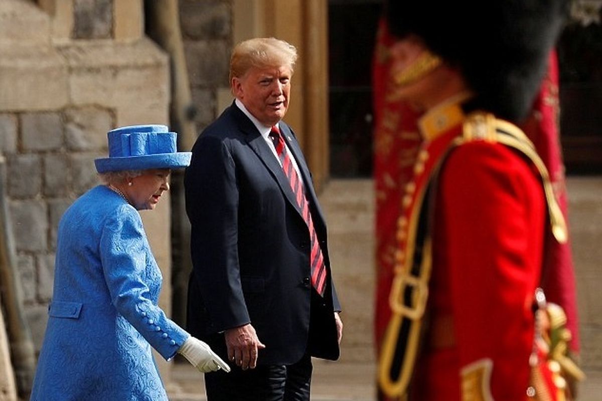 چرا ترامپ با ملکه بدرفتاری کرد؟