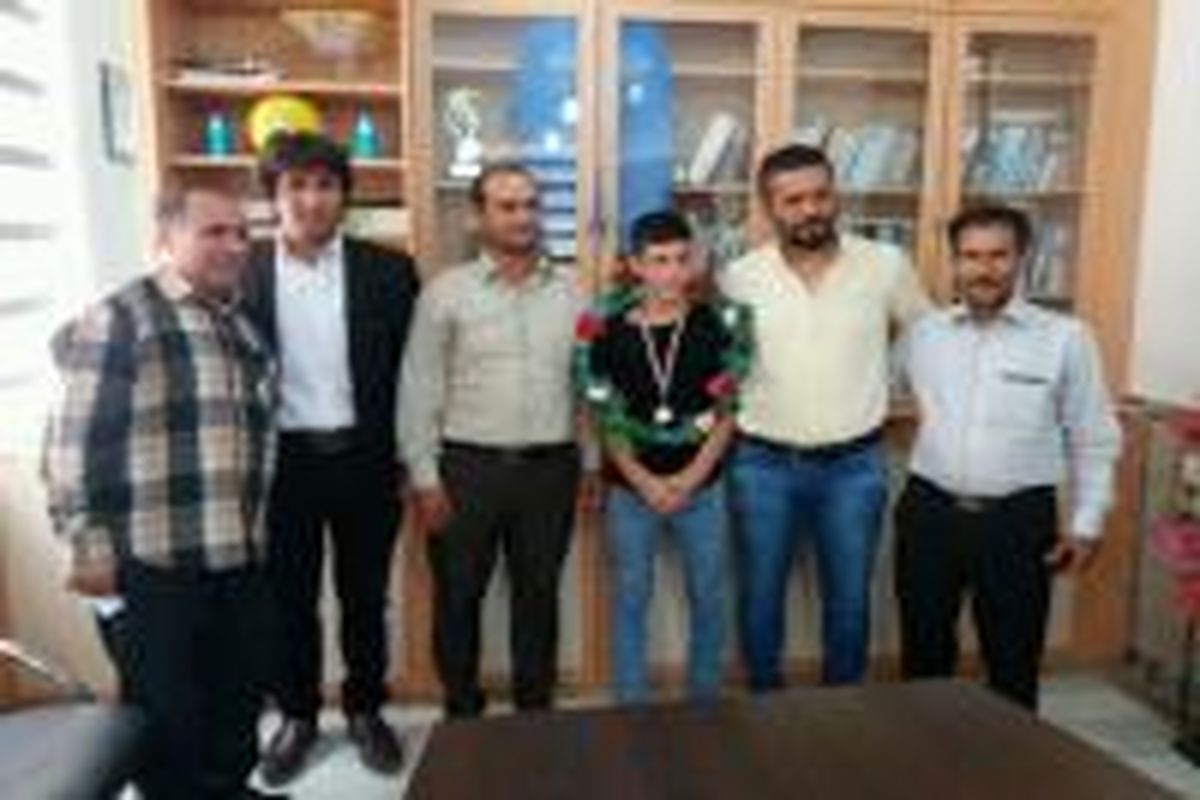 از عرفان برزگر  نایب قهرمان مو تای نوجوانان کشور تجلیل شد