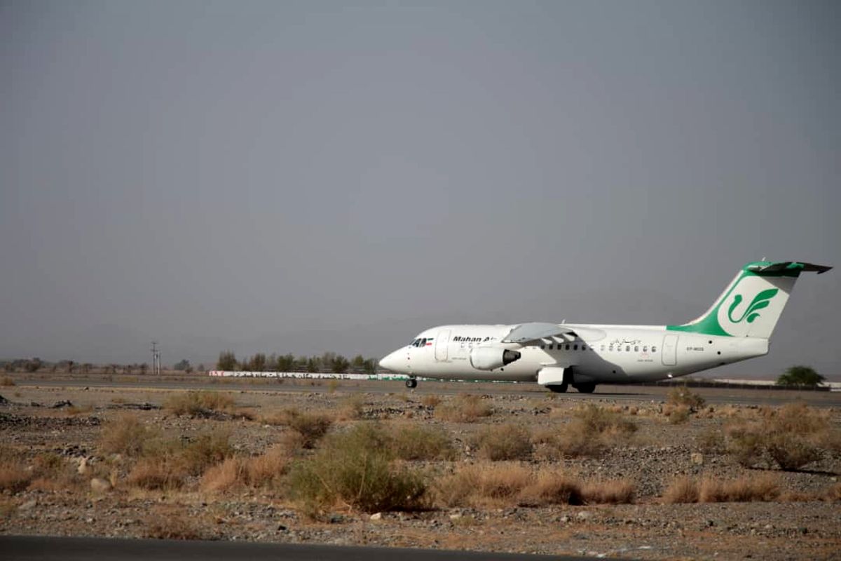 اتمام ساخت باند دوم فرودگاه کرمان تا دی ۹۷/ توسعه ترمینال داخلی فرودگاه کرمان در مرحله برگزاری مناقصه