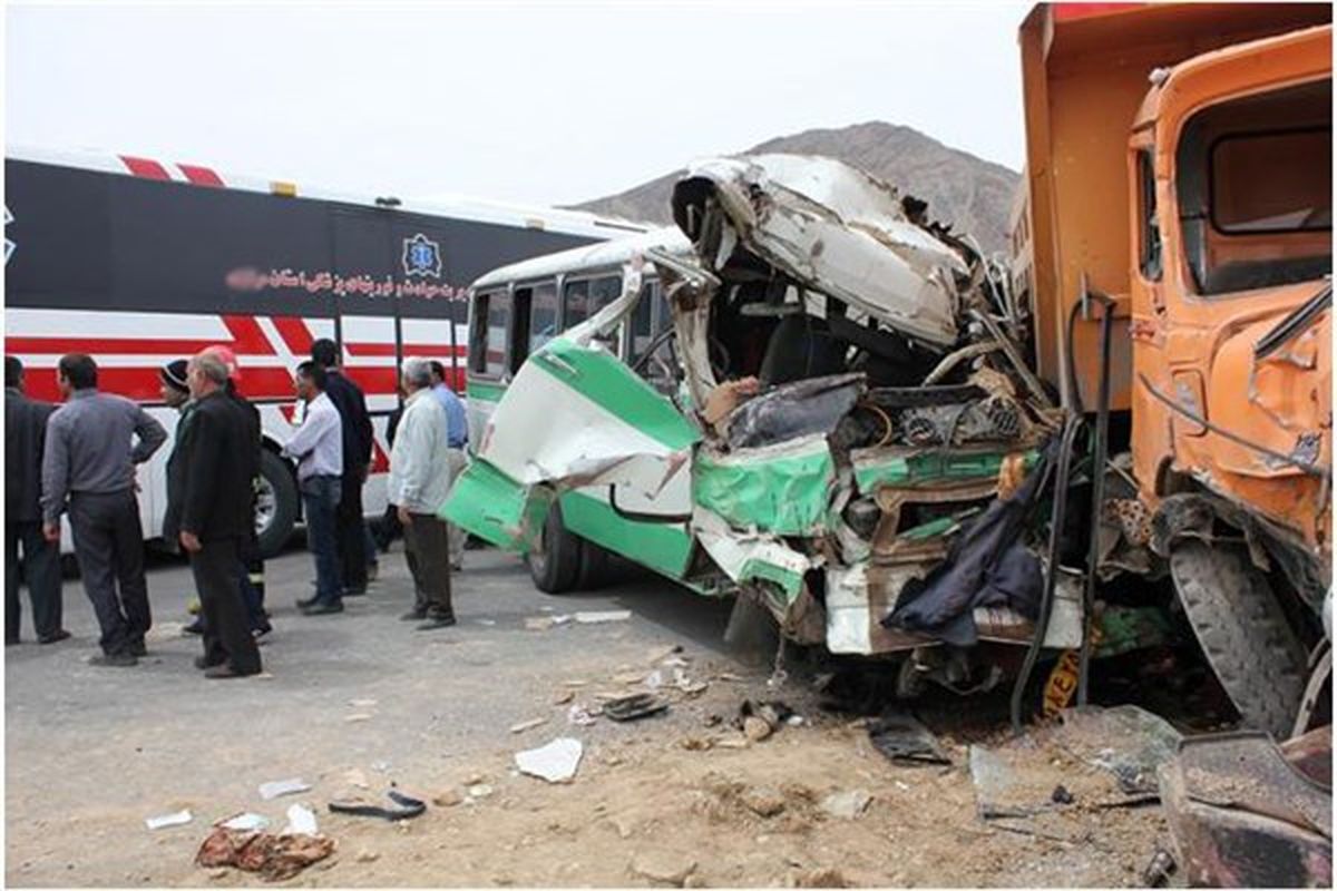 ۱۱ کشته در تصادف خونین تویوتا با کامیون