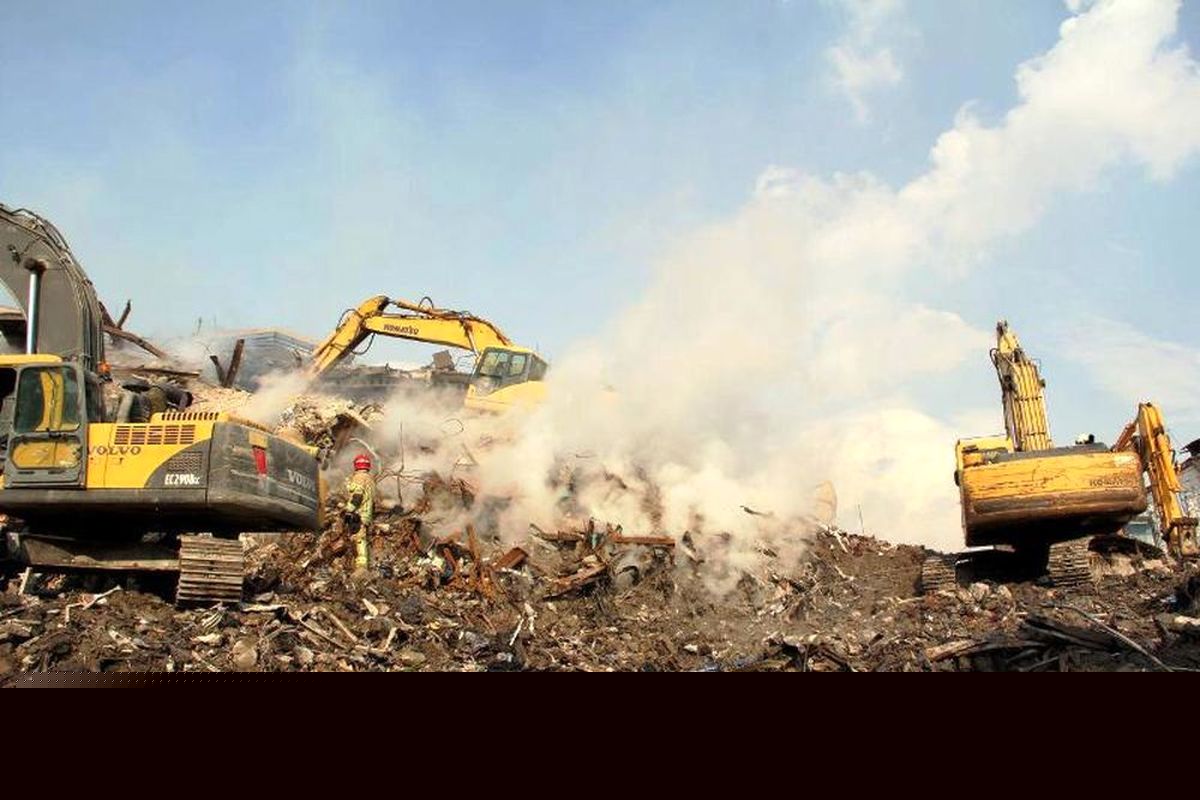 مدفون شدن چهار کارگر زیر آوار دیوار سیلو !