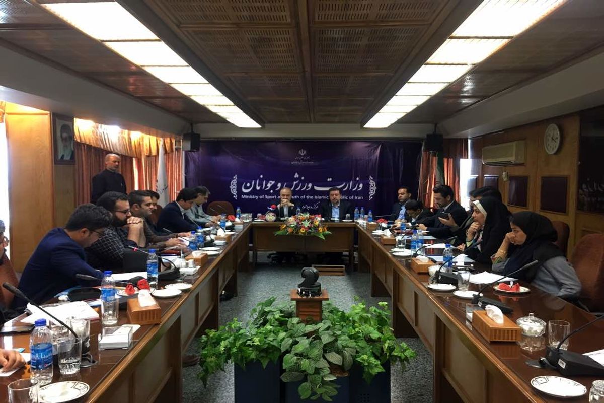 برگزاری جلسه  وزیر ورزش و جوانان با  اعضای هیأت موسس سازمان‌های مردم‌نهاد جوانان استان‌های بوشهر و گلستان