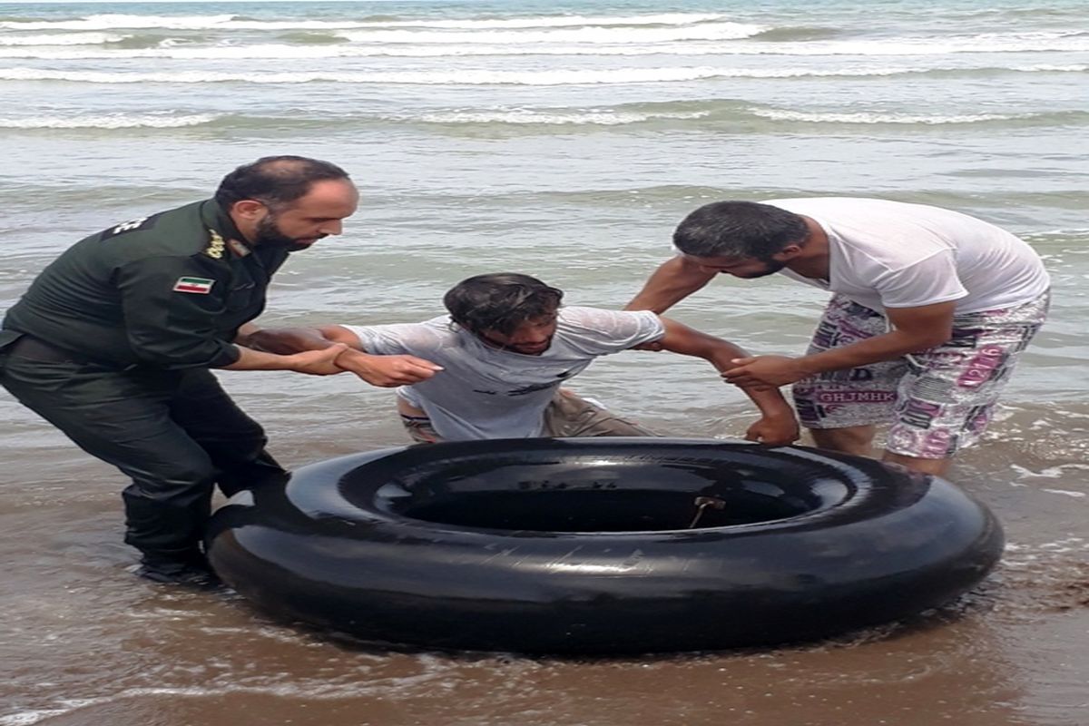 نجات جان جوان ۲۱ساله قزوینی از غرق شدن در دریا