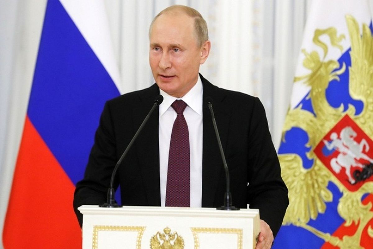 پوتین به دروازه‌بان و مدافع روسیه نشان افتخار ملی اهدا کرد