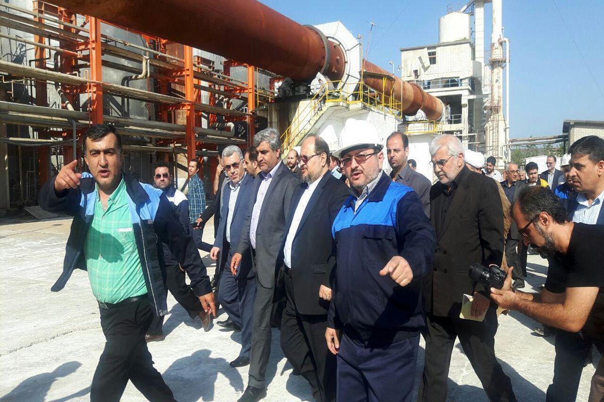 وزیر صمت از کارخانه چوکا در تالش بازدید کرد