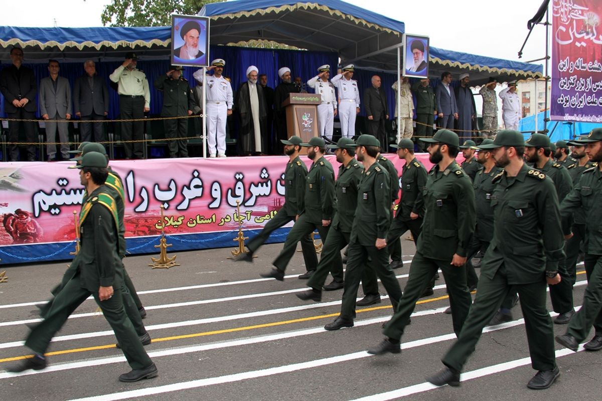 مراسم رژه نیروهای مسلح در رشت برگزار شد