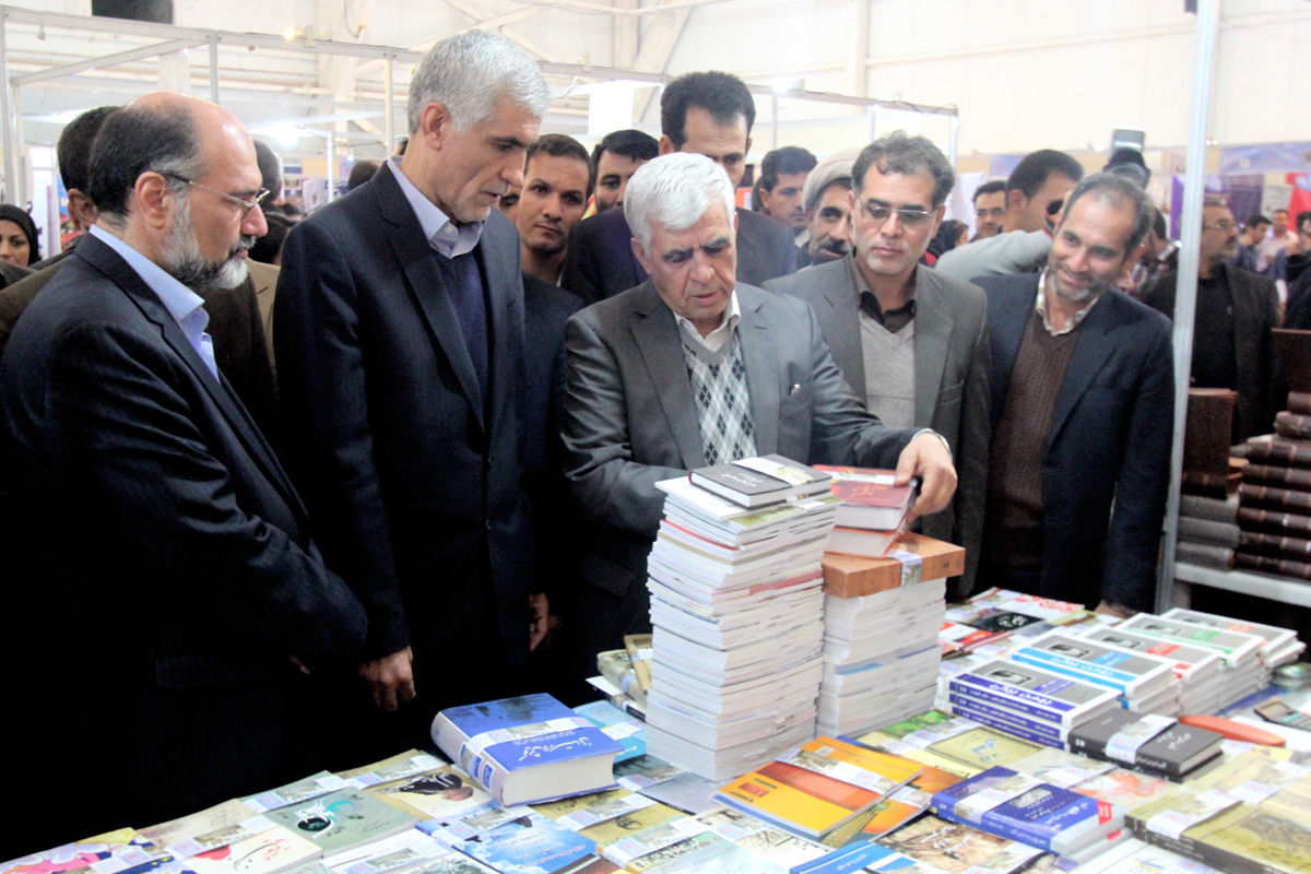 حضور انتشارات نوید شیراز در "نمایشگاه بزرگ کتاب فرانکفورت