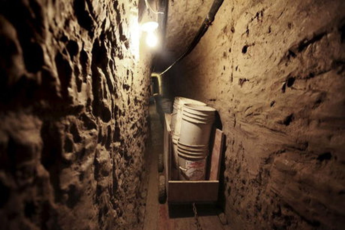 تایید کشف ۲۰ متر تونل‌ مخفی در نطنز !