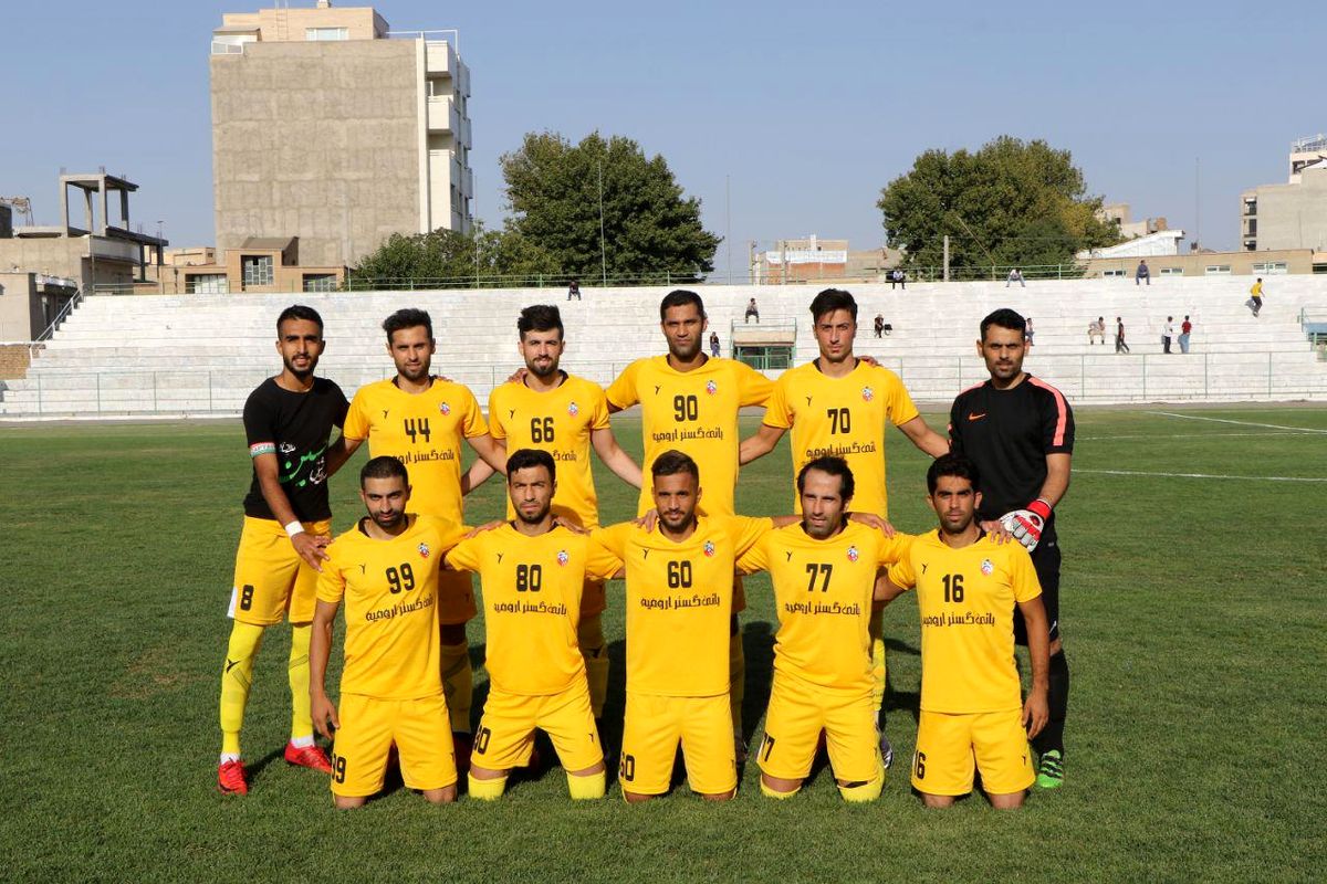 دیدار نود ارومیه با مس کرمان در هفته ششم لیگ دسته یک فوتبال باشگاه‌های کشور