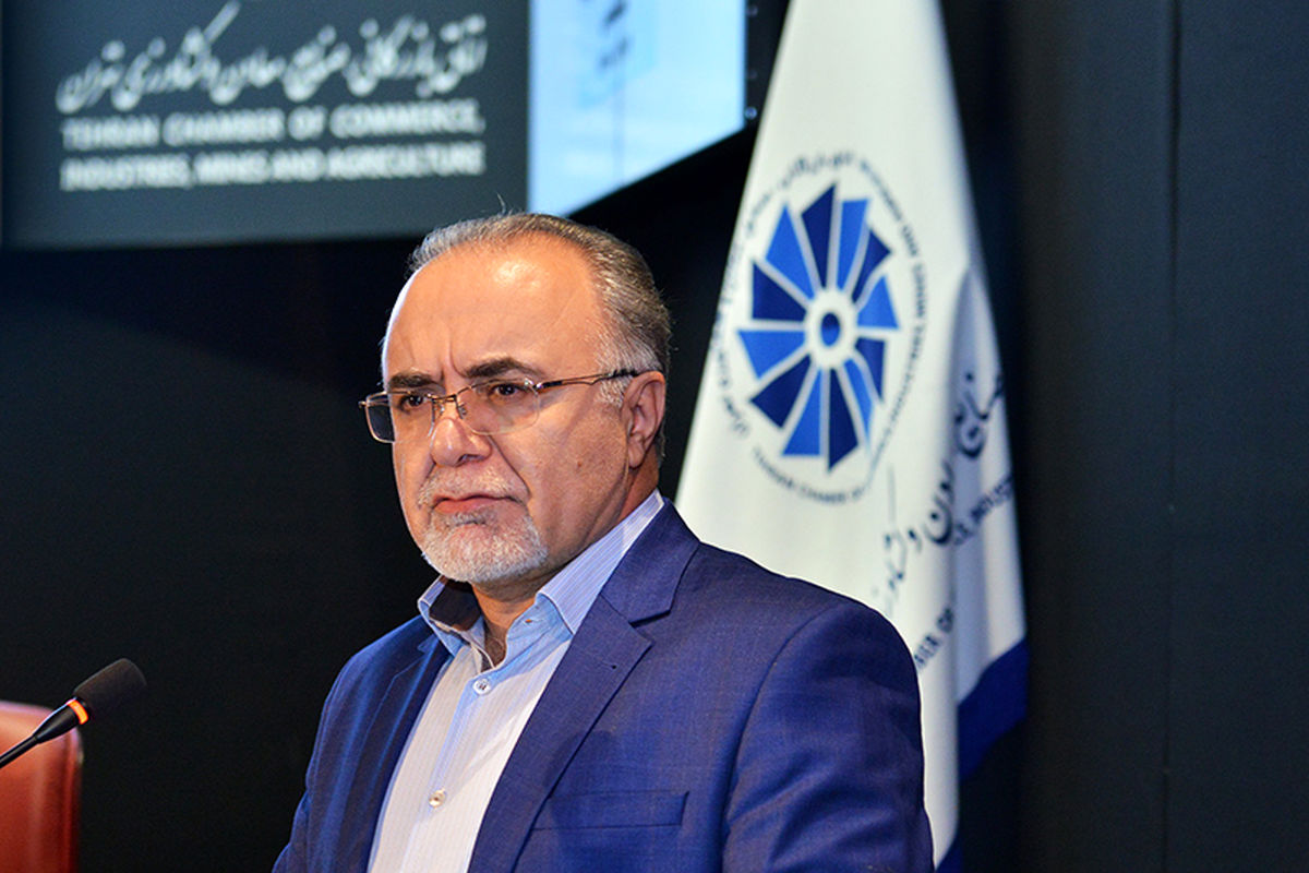 خدمات درمانی دچار دور باطل شده است / سازمان های بیمه گر  به تمام بیمارستان ها مقروضند