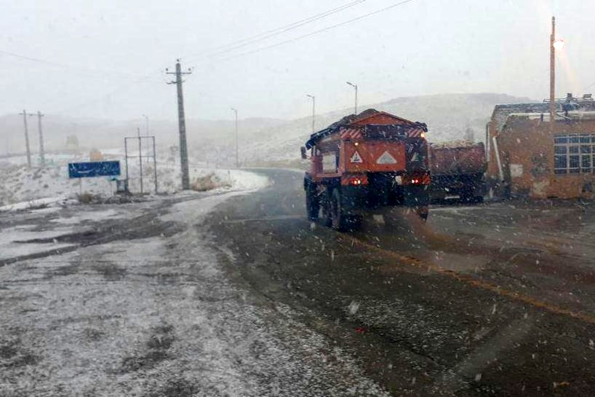 بارش برف در محورهای آبیک- طالقان و قزوین-الموت