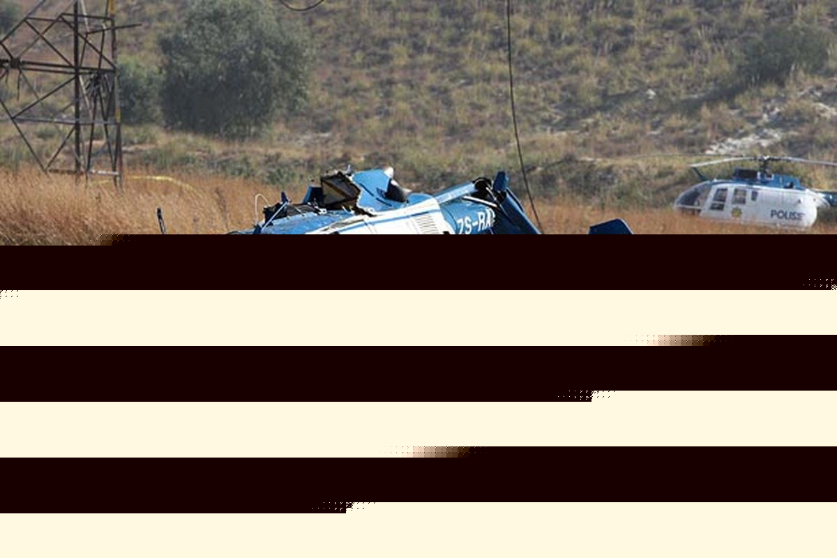 یک هلیکوپتر با کابل‌های فشار قوی برق برخورد و سقوط کرد